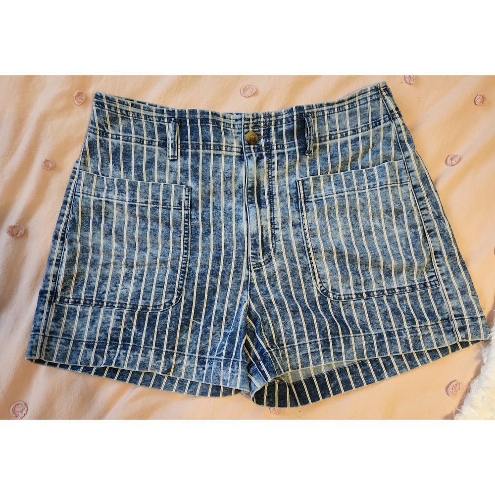 American Eagle pinstripe shorts